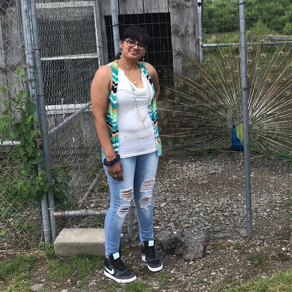 Meet your Posher, Latchmine - Picture 1 of 1